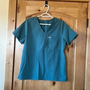 FIGS Women’s scrub set